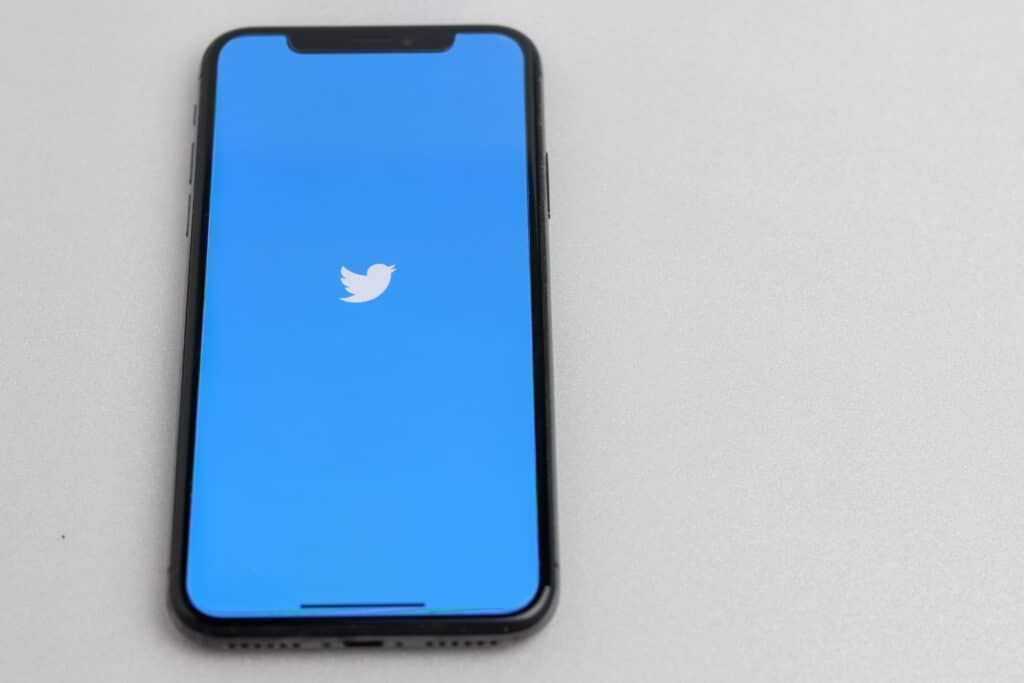 Disabling or deleting your Twitter account: what's the difference?